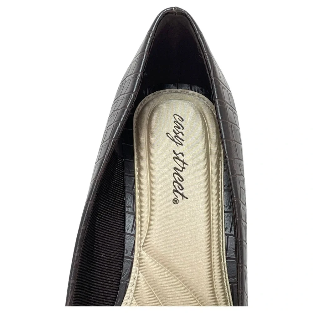Easy Street Fabulous Brown Croco Faux Leather Womens Pumps Size 12M NWOB